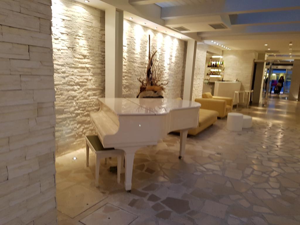 Hotel Sorriso Milano Marittima Exterior photo